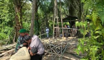 Foto: Pembongkaran tempat judi dan sabung ayam oleh Satpol PP (Dok: Istimewa)