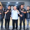 Foto: Kepala Otorita Ibu Kota Nusantara, Basuki Hadimuljono, bersama perwakilan Komunitas Harley-Davidson Indonesia Pengurus Cabang Balikpapan saat membahas persiapan Kalimantan Bike Week 2025 di Kantor OIKN, Nusantara, Senin (13/10/2025). (Dok. Humas OIKN)