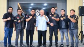 Foto: Kepala Otorita Ibu Kota Nusantara, Basuki Hadimuljono, bersama perwakilan Komunitas Harley-Davidson Indonesia Pengurus Cabang Balikpapan saat membahas persiapan Kalimantan Bike Week 2025 di Kantor OIKN, Nusantara, Senin (13/10/2025). (Dok. Humas OIKN)