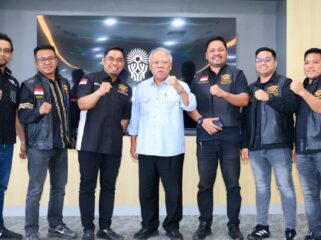Foto: Kepala Otorita Ibu Kota Nusantara, Basuki Hadimuljono, bersama perwakilan Komunitas Harley-Davidson Indonesia Pengurus Cabang Balikpapan saat membahas persiapan Kalimantan Bike Week 2025 di Kantor OIKN, Nusantara, Senin (13/10/2025). (Dok. Humas OIKN)