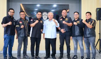 Foto: Kepala Otorita Ibu Kota Nusantara, Basuki Hadimuljono, bersama perwakilan Komunitas Harley-Davidson Indonesia Pengurus Cabang Balikpapan saat membahas persiapan Kalimantan Bike Week 2025 di Kantor OIKN, Nusantara, Senin (13/10/2025). (Dok. Humas OIKN)