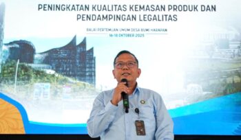 Foto: Direktur Pemberdayaan Masyarakat Otorita IKN, Conrita Ermanto membuka kegiatan Aktivasi Program Peningkatan Kualiatas Kemasan Produk dan Pendampingan Legalitas (Dok. Humas OIKN)