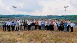 Foto: Otorita IKN menjadi tuan rumah kegiatan International Capacity Development Program (ICSP) for Coal Regions in Transition yang dihadiri oleh 43 delegasi internasional dari beragam negara yang diselenggarakan di Swissôtel Nusantara dan kunjungan lapangan ke Pembangkit Listrik Tenaga Surya (PLTS) pada Kamis (16/10/2025). (Dok. Humas OIKN)