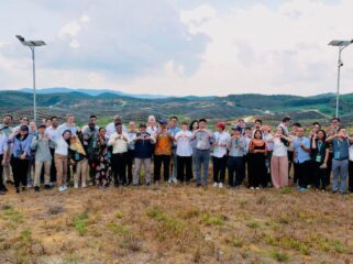 Foto: Otorita IKN menjadi tuan rumah kegiatan International Capacity Development Program (ICSP) for Coal Regions in Transition yang dihadiri oleh 43 delegasi internasional dari beragam negara yang diselenggarakan di Swissôtel Nusantara dan kunjungan lapangan ke Pembangkit Listrik Tenaga Surya (PLTS) pada Kamis (16/10/2025). (Dok. Humas OIKN)
