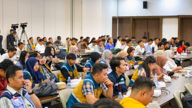 Foto: Dihadiri oleh puluhan peserta, baik dari pegawai Otorita IKN maupun konsultan dan jasa penyedia konstruksi, sosialisasi Bangunan Gedung Cerdas (BGC) dilaksanakan di Ruang Serbaguna Kemenko 1, KIPP Nusantara, Rabu (22/10/2025). (Dok. Humas OIKN)