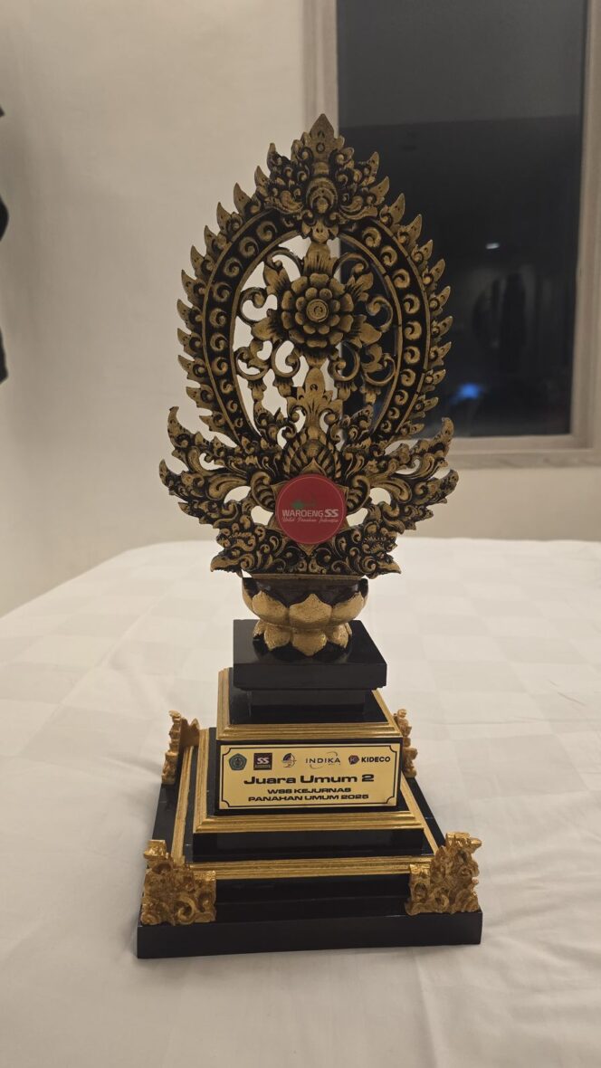 Foto: Trofi Juara Umum II WSB Kejurnas Panahan Umum 2025 (Dok. Istimewa)