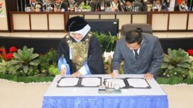 Foto: Penandatanganan Kesepakatan Bersama antara Pemkab PPU dan Politeknik Energi dan Mineral (PEM) Akamigas Cepu, Selasa (28/10/2025) di Cepu, Blora, Jawa Tengah. (Dok. Humas PPU)