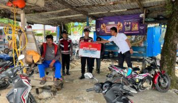 Foto: Personel Polsek Penajam saat melaksanakan patroli dialogis di kawasan permukiman warga guna menjaga situasi kamtibmas tetap aman dan kondusif di wilayah Penajam Paser Utara. (Dok. Polres PPU)