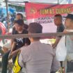 Foto: Suasana kegiatan Jumat Curhat Polsek Penajam, di mana warga menyampaikan keluhan dan masukan langsung kepada jajaran kepolisian. (Dok. Polres PPU)