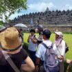 Foto: Suasana pelaksanaan program pendampingan perjalanan kelas premium “Around the World: Visages et Civilisations du Monde 2025” di Yogyakarta, saat rombongan wisatawan mengikuti rangkaian kegiatan resmi yang difasilitasi Kementerian Pariwisata. (Dok. Kemenpar RI)