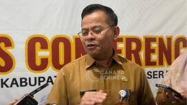 Foto: Sekda PPU saat sesi rapat di Aula Lantai III Pemkab PPU (Dok. CahayaBorneo/AJI)