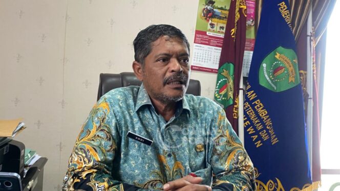 
					
Foto : Kepala Distan PPU, Andi Trasodiharto, saat ditemui di Kantornya, (Dok : CahayaBorneo/AJI).