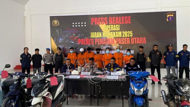 
					Foto: Pengungkapan kasus curanmor yang telah diamankan oleh Polres PPU (Dok: CahayaBorneo/AJI)