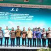 Foto: Bupati PPU Mudyat Noor berfoto bersama jajaran kepala daerah dan perwakilan SKK Migas dalam acara Upstream Oil and Gas Executive Meeting Wilayah Kalimantan dan Sulawesi di Yogyakarta, Selasa (29/10/2025). (Dok. Humas PPU)