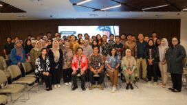 Foto: Para pegawai Otorita Ibu Kota Nusantara (IKN) berfoto bersama usai mengikuti Workshop Pencegahan dan Pengendalian Penyakit Tidak Menular (PTM) di Kantor Kemenko 3, Kawasan Inti Pusat Pemerintahan (KIPP) IKN, Jumat (7/11/2025). (Dok. Humas OIKN)