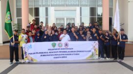 Foto: Bupati Penajam Paser Utara Mudyat Noor berfoto bersama kontingen Kabupaten PPU usai acara pelepasan peserta Pekan Olahraga, Seni, dan Pembelajaran (PORSENIJAR) 2025 ke tingkat Provinsi Kalimantan Timur di Balikpapan. Acara pelepasan berlangsung di halaman Kantor Bupati PPU, Rabu (12/11/2025). (Dok. Humas PPU)
