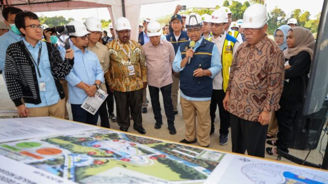 
					Foto: Dukungan penuh terhadap pembangunan IKN, Komisi II DPR RI menggelar Rapat Koordinasi dan Monitoring Pembangunan ke titik-titik pembangunan di Ibu Kota Nusantara (11/11/2025). (Dok. Humas OIKN)