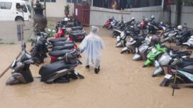 Foto: area parkiran RSUD yang tergenang air oleh curah hujan. (Dok: istimewa)