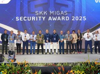 Foto: Para penerima penghargaan berfoto bersama dalam acara SKK Migas Security Award 2025 yang digelar di Bogor, 28–29 Oktober 2025. PT Pertamina Hulu Indonesia (PHI) melalui anak perusahaannya berhasil meraih empat penghargaan bergengsi atas kinerja dan inovasi dalam pengelolaan keamanan di sektor hulu migas. (Dok. PHI)