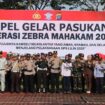 Foto: Para personel Polri, TNI, serta perwakilan instansi terkait berfoto bersama seusai Apel Gelar Pasukan Operasi Zebra Mahakam 2025 di Mapolres PPU. (Dok. Polres PPU)
