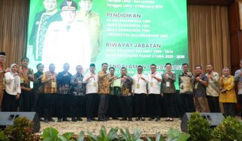 Foto: Bupati Penajam Paser Utara, Mudyat Noor, berfoto bersama para peserta dan tamu undangan usai terpilih sebagai Ketua Umum AKPSI periode 2025–2030 dalam Munas II yang digelar di Jakarta. (Dok. Humas PPU)
