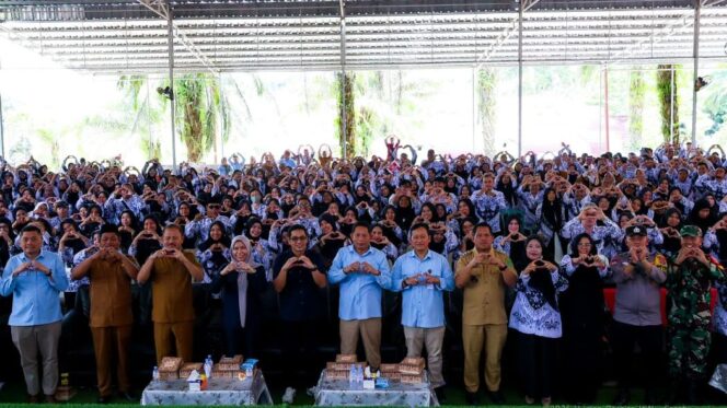 
					Foto: Para guru mengikuti kegiatan sosialisasi pendidikan IKN yang menekankan pembentukan karakter dan kompetensi masa depan.