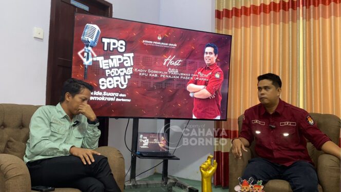 
					Foto: Podcast bersama KPU PPU dan Ketua SMSI PPU dalam acara “Dari Redaksi ke Demokrasi” (Dok: CahayaBorneo/AJI)