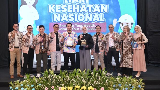 
					Foto: Para pemateri dan pimpinan PHI berfoto bersama setelah rangkaian kegiatan peringatan Hari Kesehatan Nasional (HKN) 2025. (Dok. PHI)