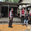 Foto: Personel Polsek Penajam melaksanakan patroli dialogis dan berinteraksi dengan warga di kawasan permukiman untuk mempererat hubungan serta menjaga situasi kamtibmas tetap aman dan kondusif, Penajam Paser Utara, Sabtu (2/11/2025). (Dok. Polres PPU)