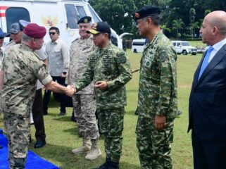 Foto: Presiden Republik Indonesia Prabowo Subianto dan Raja Kerajaan Yordania Hasyimiah, Raja Abdullah II ibn Al Hussein, menyaksikan langsung demonstrasi kemampuan drone kolaborasi Tentara Nasional Indonesia (TNI) dan Angkatan Bersenjata Yordania di Lapangan Tembak Djamsuri AU, Halim Perdanakusuma, Jakarta, pada Sabtu, 15 November 2025. (Dok. BPMI Setpres)