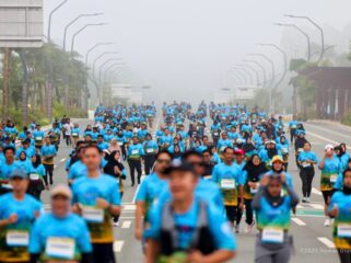 Foto:  Lebih dari 1.000 pelari dari Balikpapan, Samarinda, Penajam Paser Utara, dan Banjarmasin turut ambil bagian pada agenda Amazing Nusantara Run yang diselenggarakan di Kawasan Inti Pusat Pemerintahan (KIPP) IKN pada Minggu (30/11/2025). (Dok. Humas OIKN)