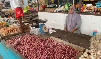 Foto: Bahan pokok yang dijual di Pasar Induk Penajam (Dok: CahayaBorneo/AJI).