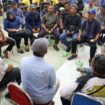Foto: Para peserta secara aktif mengikuti forum group discussion dalam kegiatan monev dan praktik olahan ikan hasil budidaya akuaponik bersama penyuluh perikanan-perikanan di Kantor Kecamatan Sepaku, Penajam Paser Utara, Rabu (10/12/2025). (Dok. Humas OIKN)