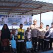 Foto: Sat Polairud Polres Penajam Paser Utara bersama peserta khitanan massal dalam kegiatan Bhakti Kesehatan di Mako Sat Polairud Kayu Api, Penajam, Rabu (10/12/2025). (Dok. Polres PPU)