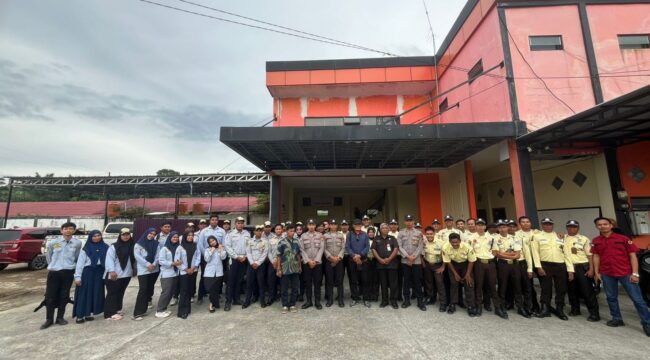 Foto: Kegiatan Peningkatan Kemampuan bagi Satpam dan personel Dinas Perhubungan (Dishub) di Kantor BUJP PT PMB, Kelurahan Penajam. (Dok. Polres PPU)